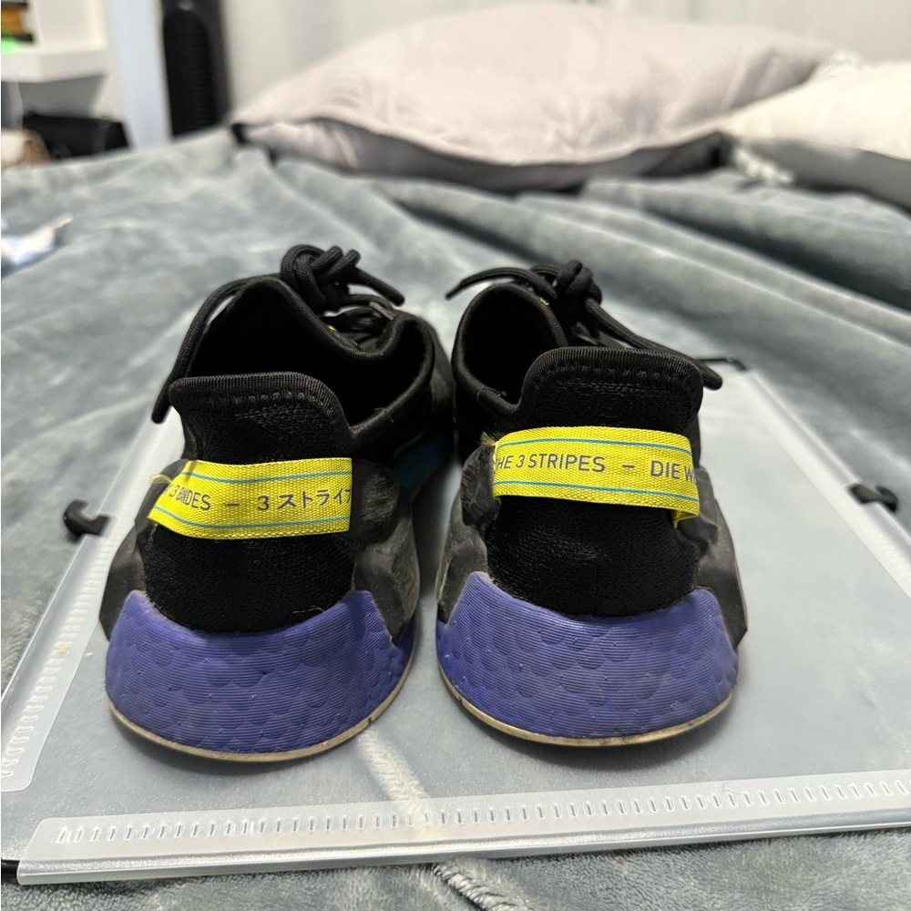 Adidas NMD R1 - Picture 2 of 4